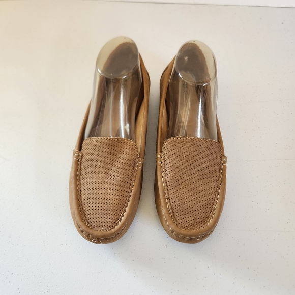 Born Boc Brown Faux Suede Slip On Shoes Flats Rubber Sole Moc Comfort Size 9 - Picture 4 of 7
